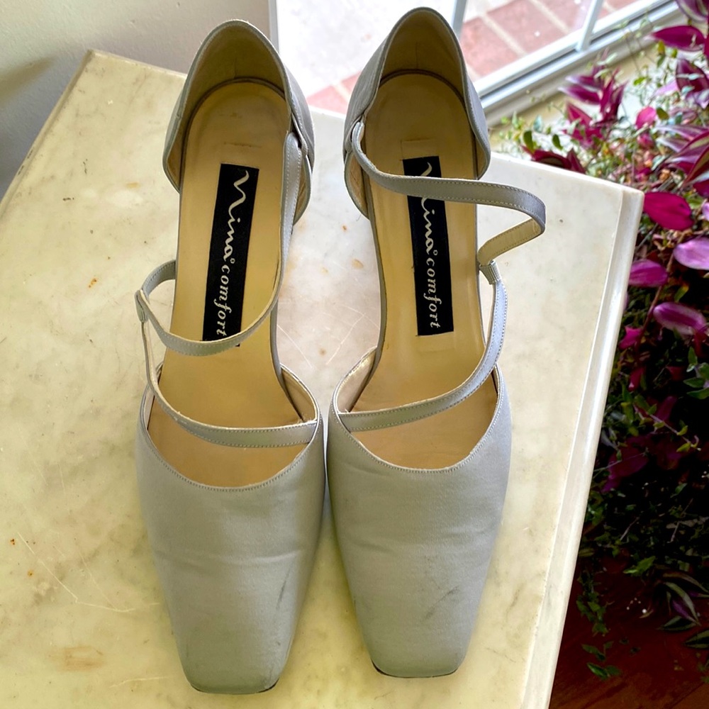 Nina comfort silver shoes leather soles size 8